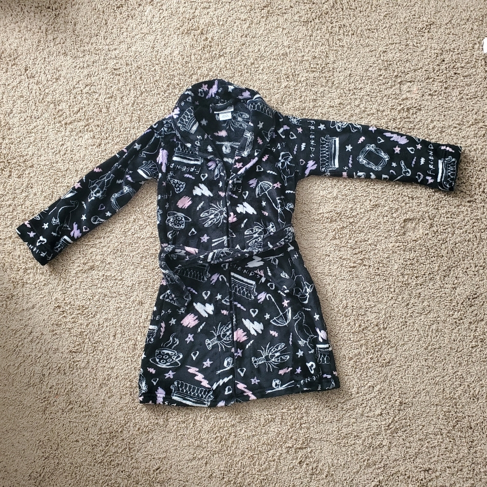 F.R.I.E.N.D.S the television series  robe